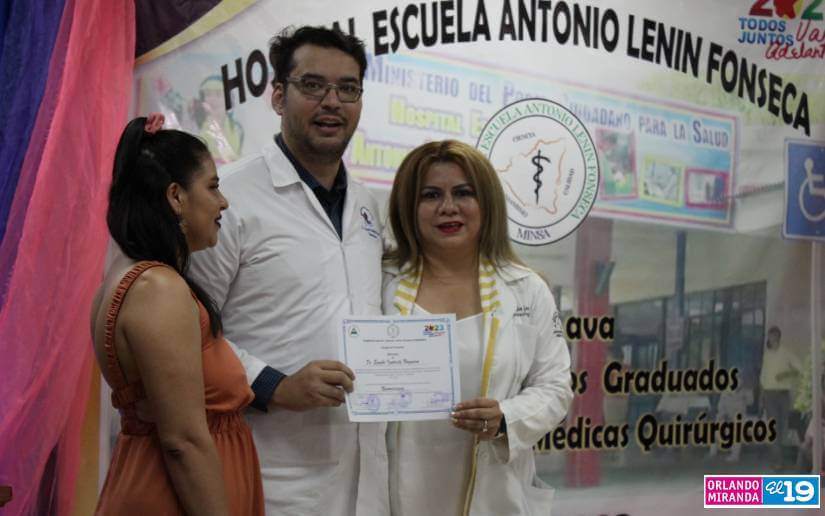 graduaciuon-medicos-especislistas